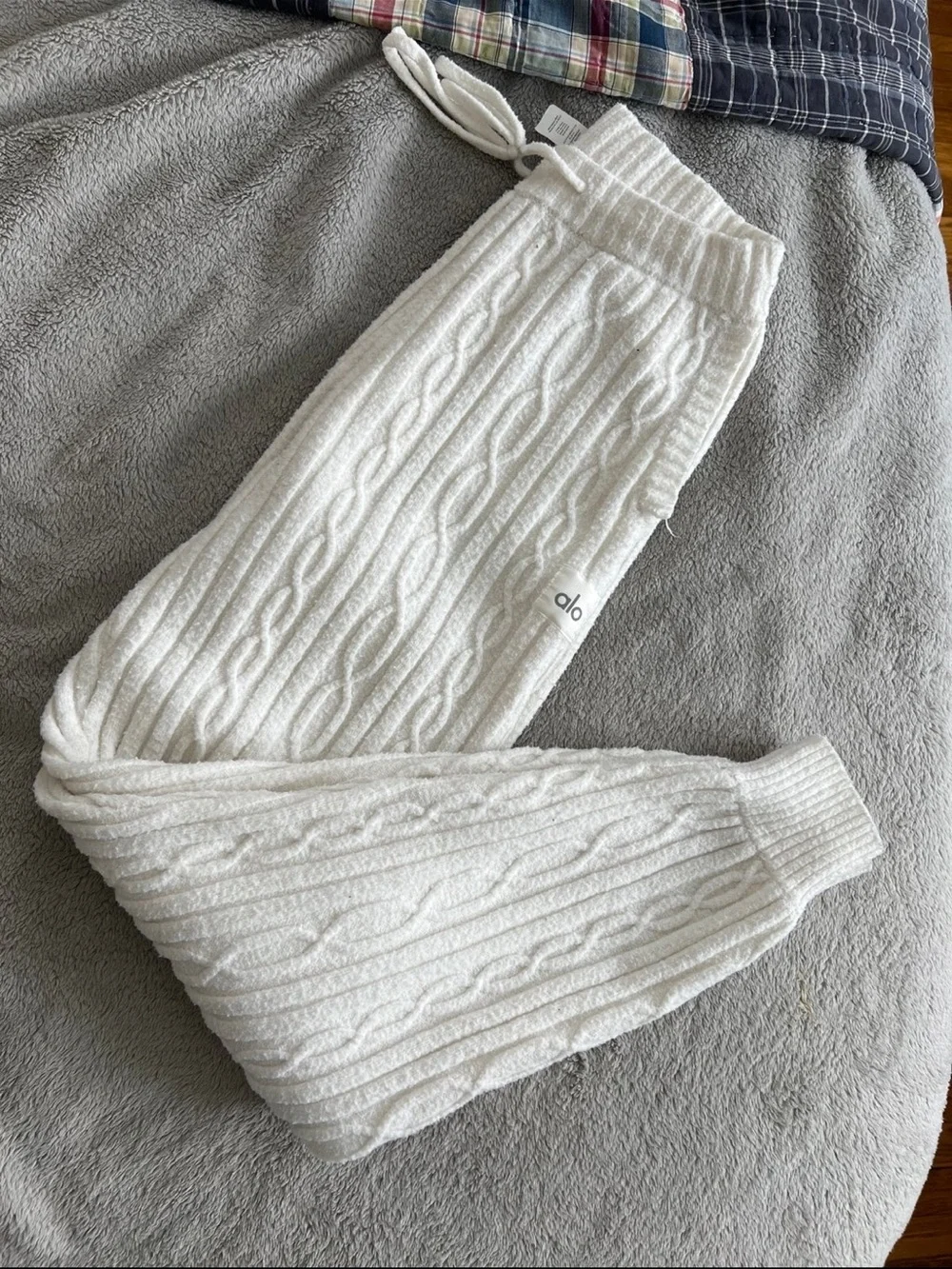 Alo Yoga Cable Knit Winter Bliss Pants Ivory White Small